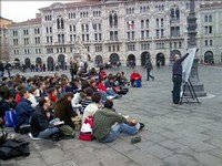 Una lezione in piazza Unità a Trieste (ottobre 2008)